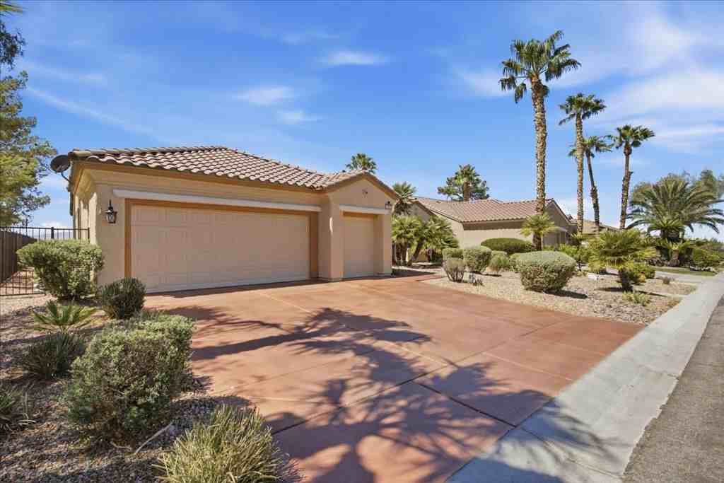 1669 Warrington Dr - Photo 2 of 27