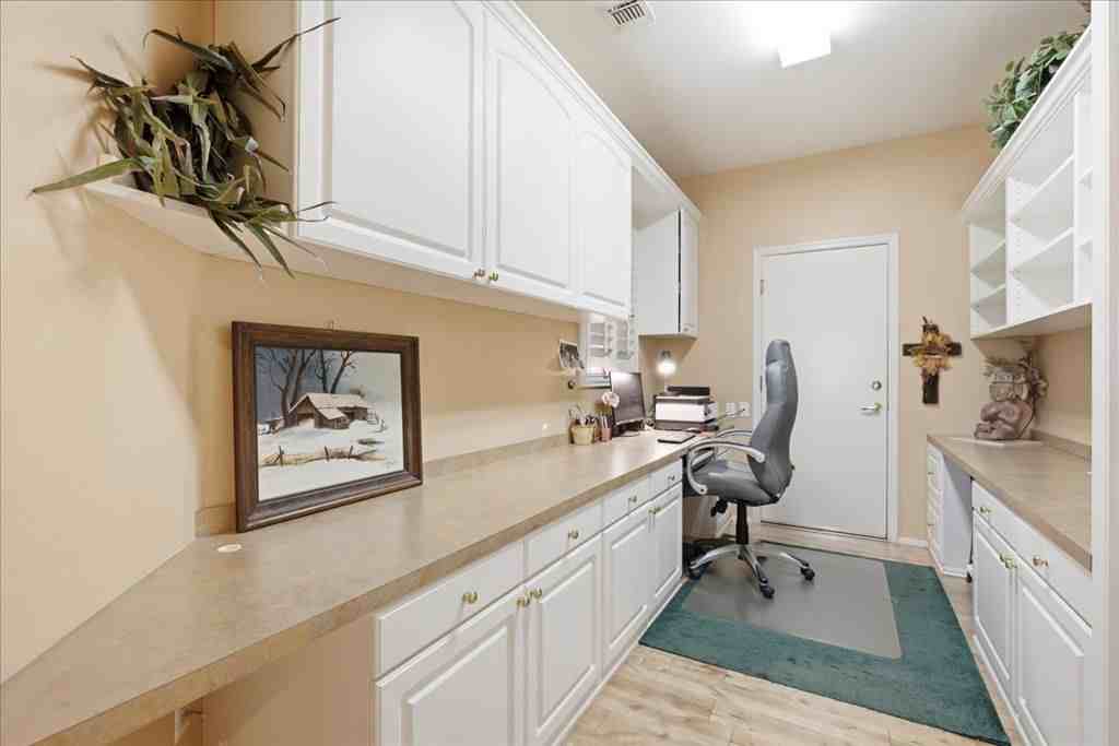 1669 Warrington Dr - Photo 7 of 27