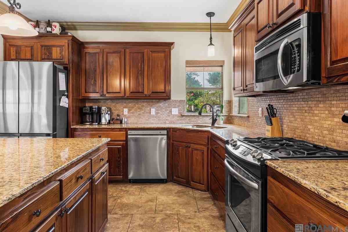2263 Hillsprings Ave - Photo 5 of 18