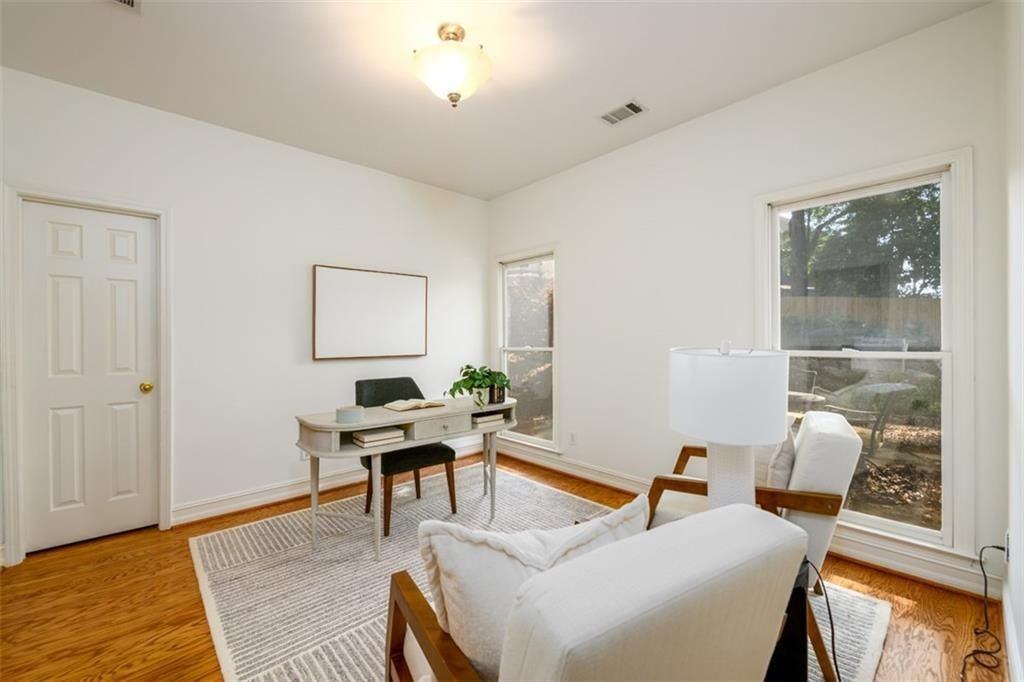 1560 Oak Park Cv - Photo 3 of 28
