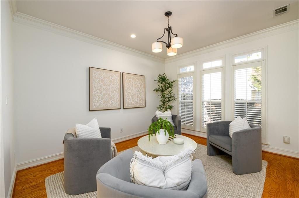 1560 Oak Park Cv - Photo 4 of 28