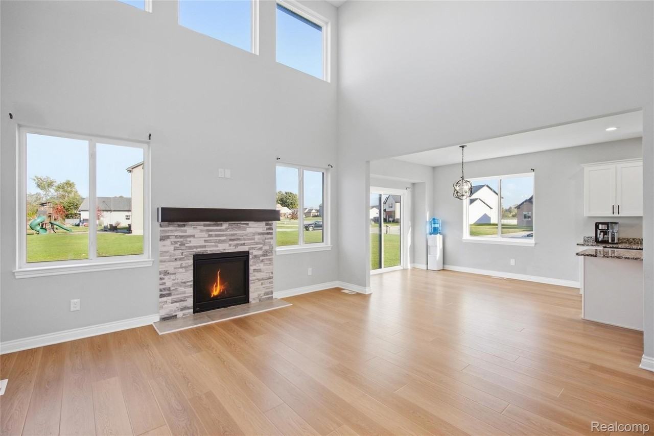 1448 Woodlake Ln #NA - Photo 3 of 24