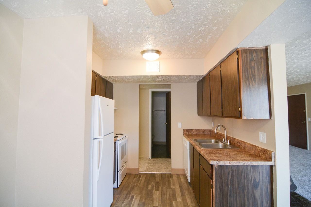 803 N 35th St #01 - Photo 3 of 16