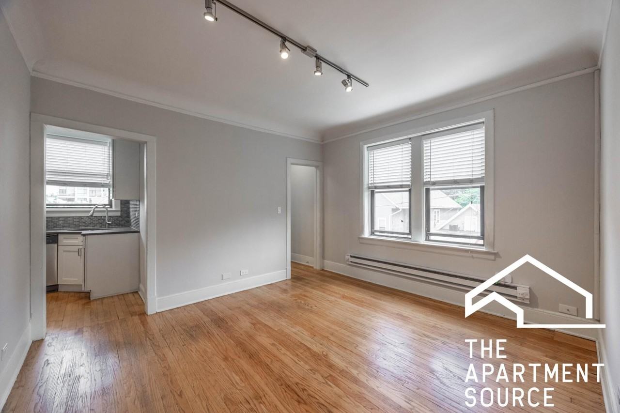 2323 N Rockwell St #GDND - Photo 4 of 23