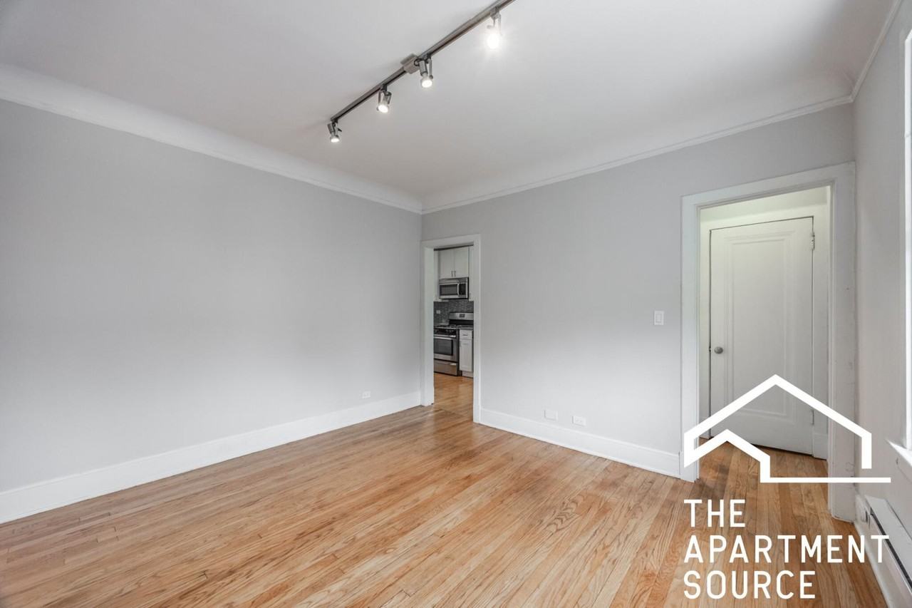 2323 N Rockwell St #GDND - Photo 5 of 23