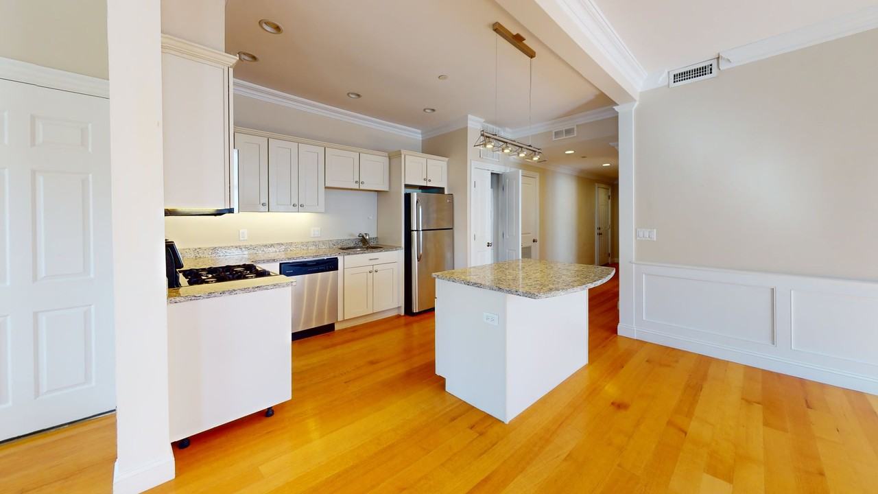 38 Berkeley - Photo 3 of 11