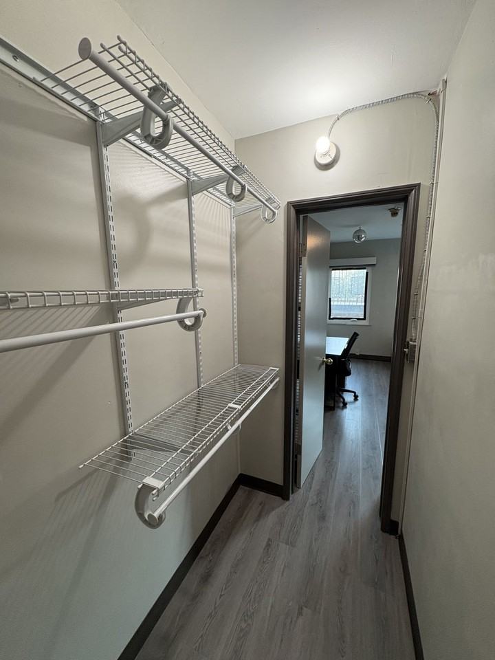 519 Landfair Ave #A - Photo 4 of 22
