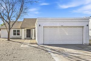 featured image of 1237 E Wickieup Ln
