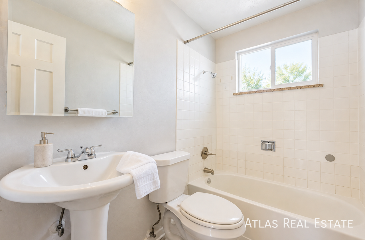 2377 S Locust St #D - Photo 5 of 14