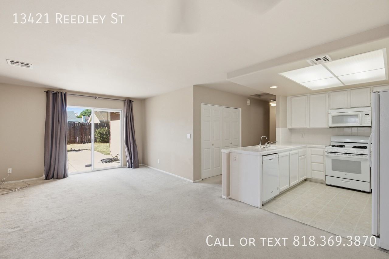 13421 Reedley St - Photo 7 of 28