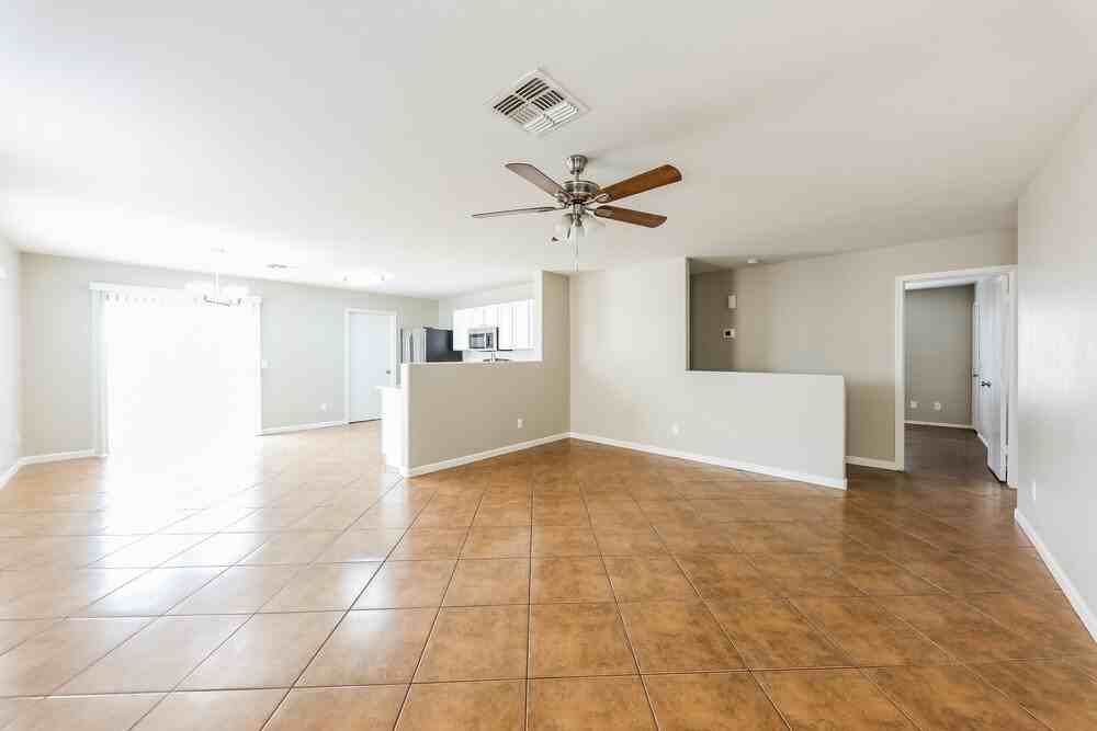 3213 S 63rd Ln - Photo 3 of 19