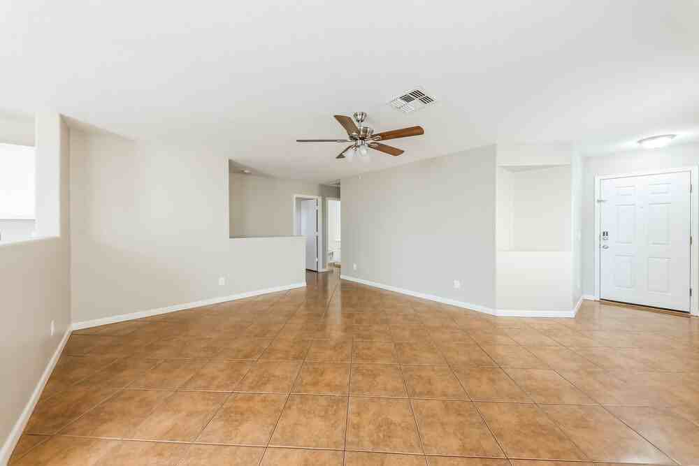 3213 S 63rd Ln - Photo 4 of 19