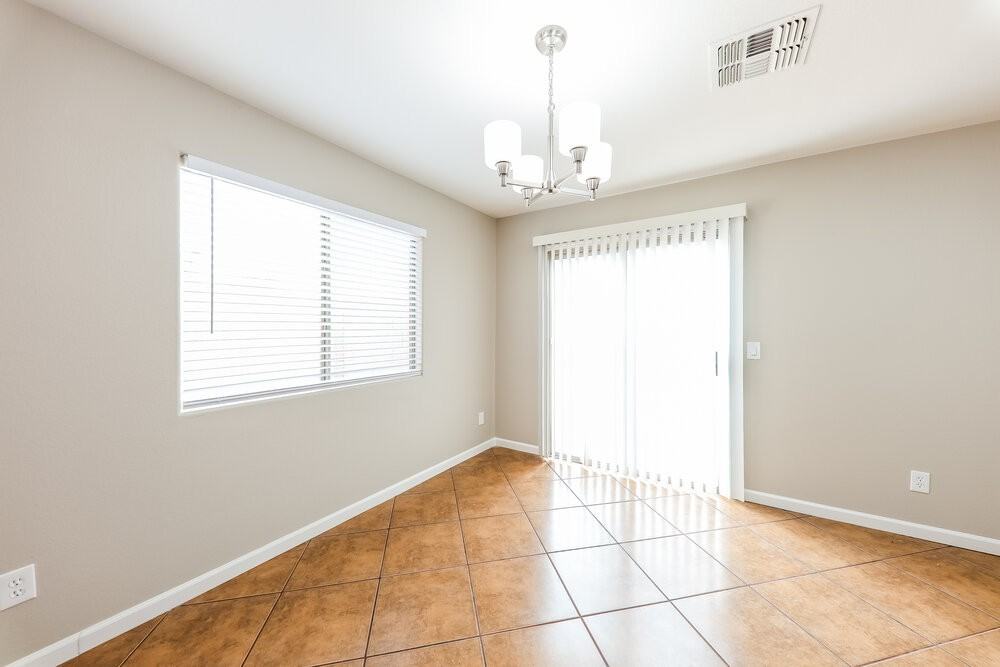 3213 S 63rd Ln - Photo 7 of 19