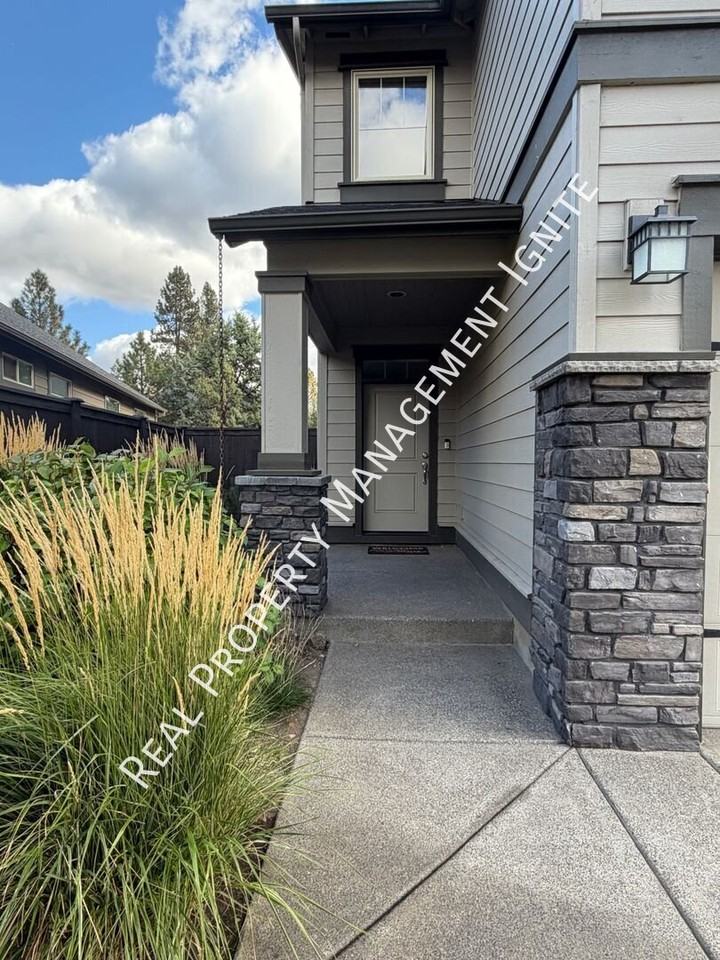 60219 Rolled Rock Way - Photo 2 of 26