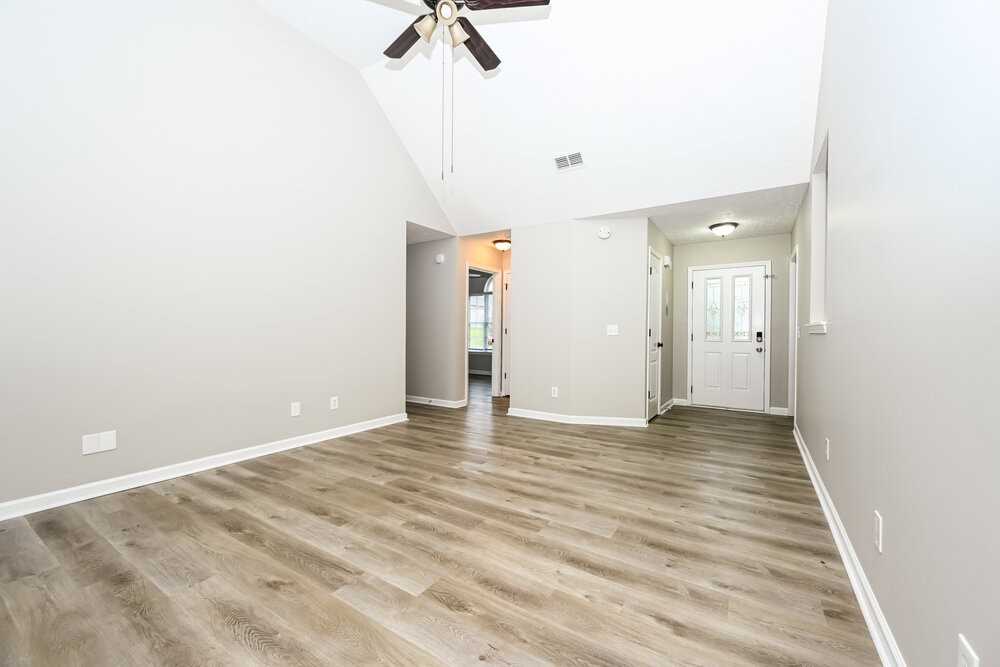 1901 Champlain Dr - Photo 4 of 17
