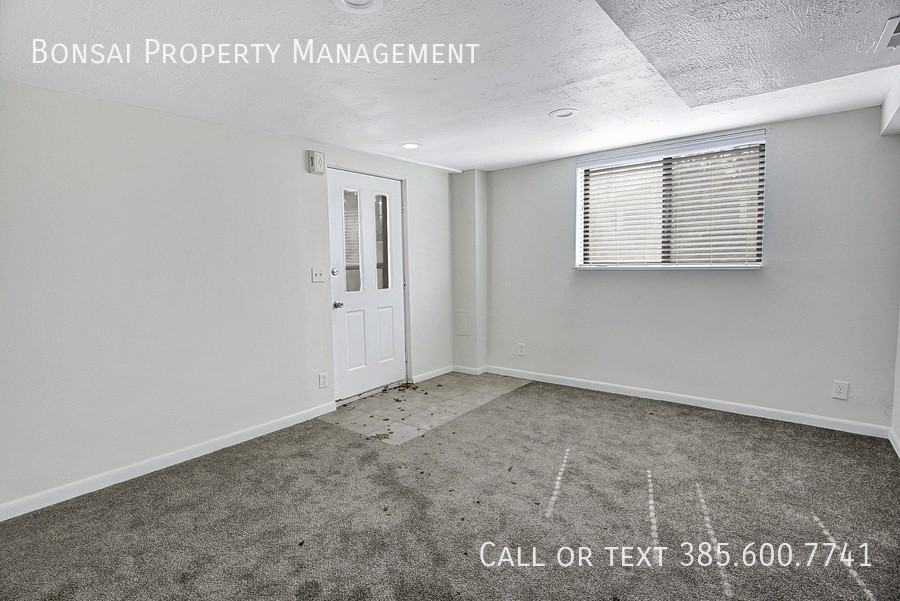 1430 S Denver St #B - Photo 2 of 10