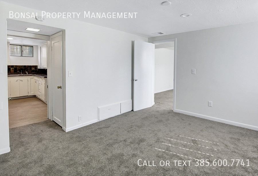 1430 S Denver St #B - Photo 4 of 10