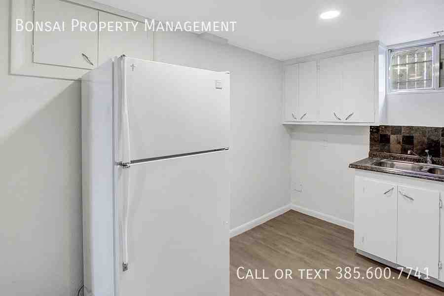 1430 S Denver St #B - Photo 5 of 10