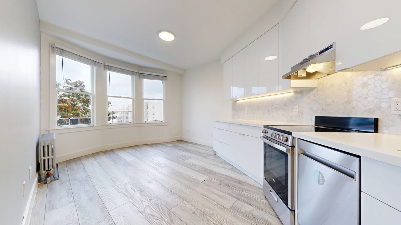 17 Hermann St #403