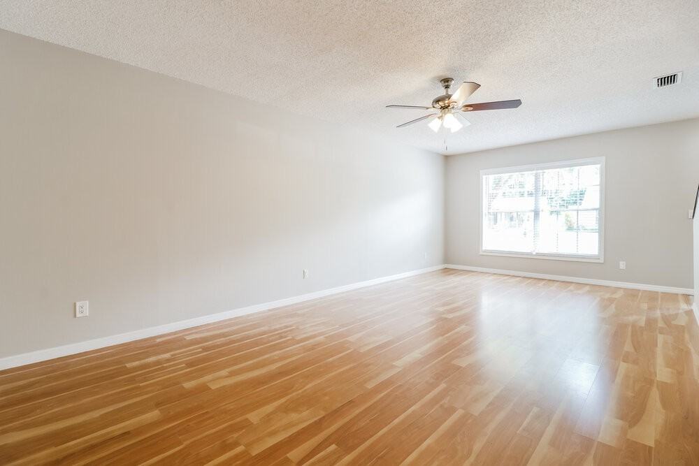 2825 Cedaridge Dr - Photo 6 of 20