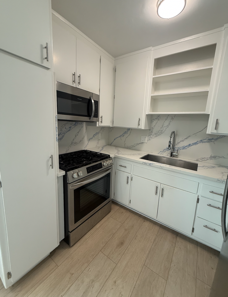 416 Rose Ave #10 - Photo 6 of 8