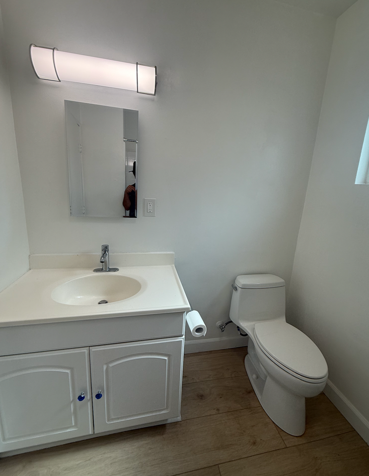 416 Rose Ave #10 - Photo 7 of 8