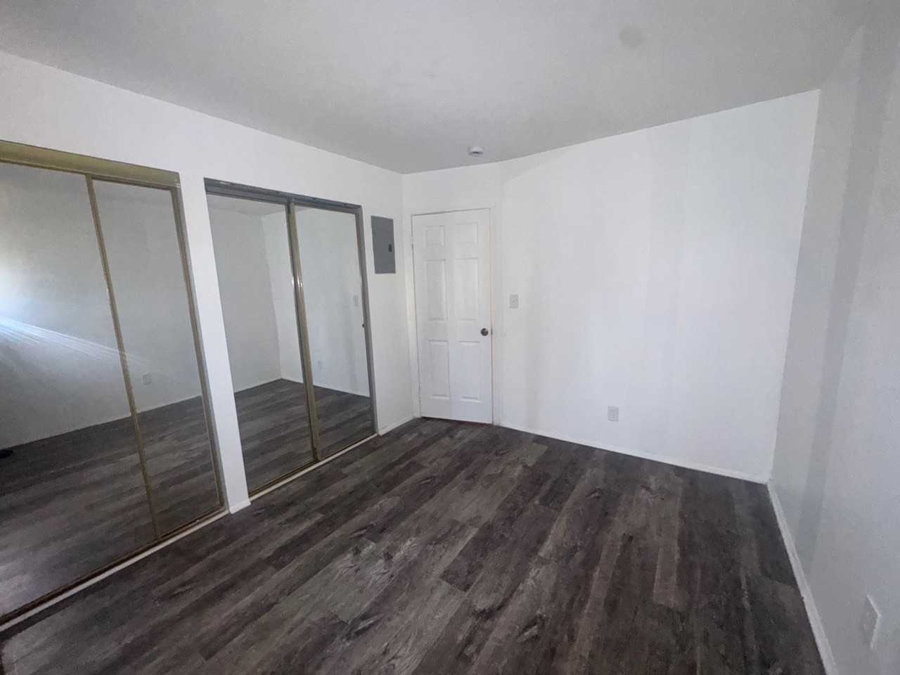 5058 Broadway Ave #1 - Photo 7 of 23
