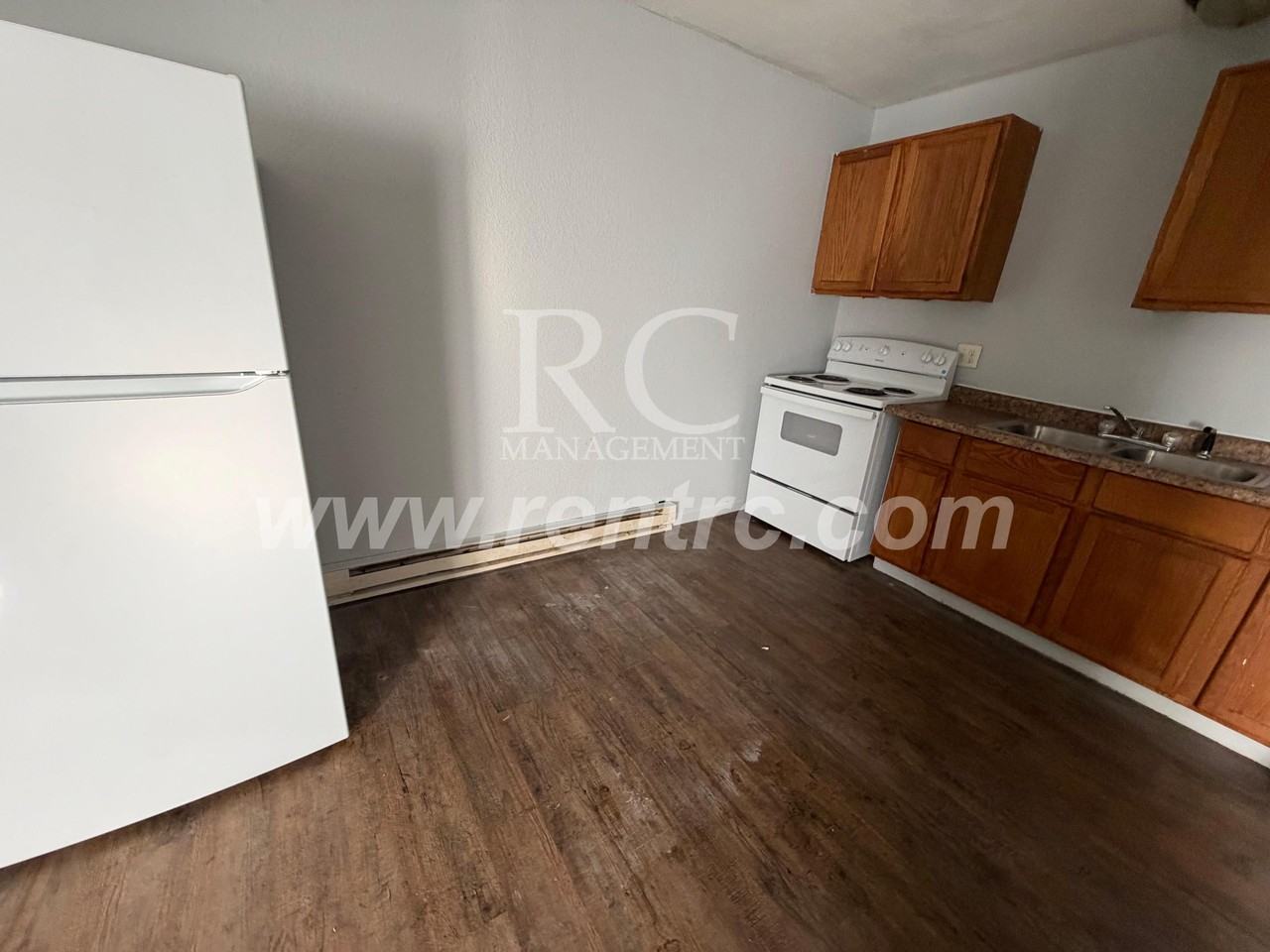 936 N Hazel St Apt C - Photo 2 of 9