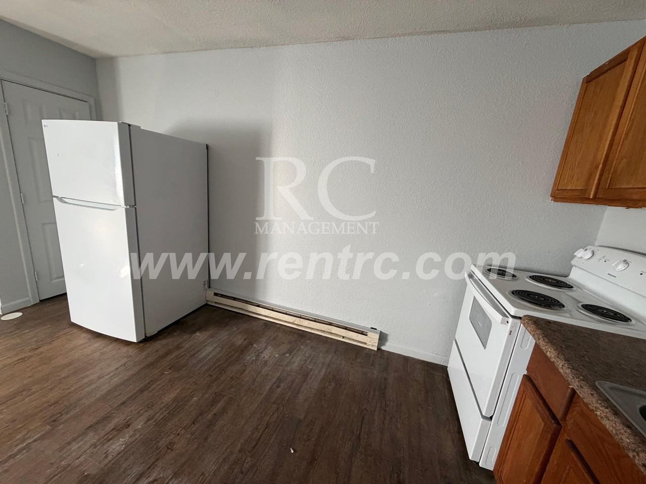 936 N Hazel St Apt C - Photo 3 of 9
