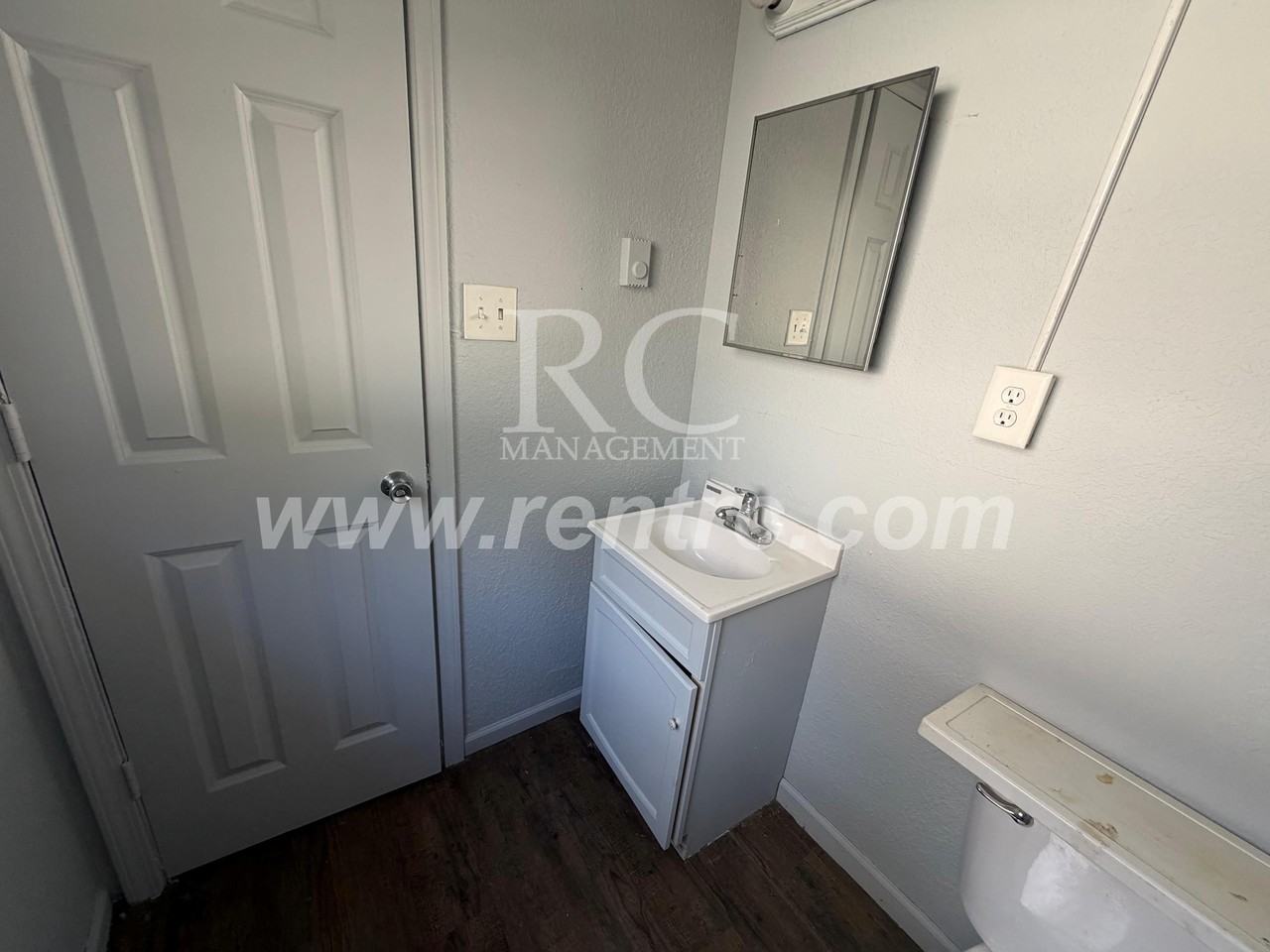 936 N Hazel St Apt C - Photo 5 of 9