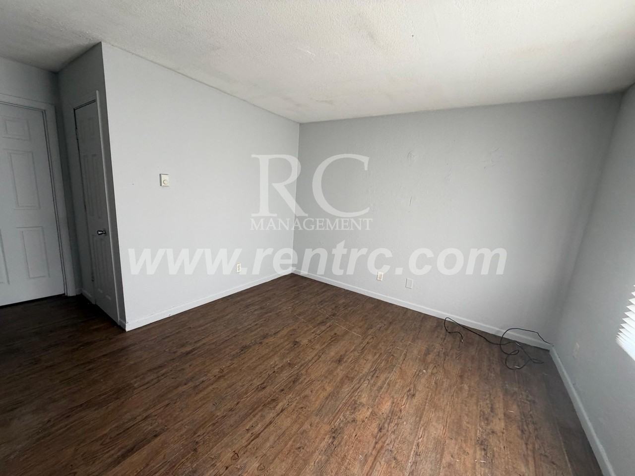 936 N Hazel St Apt C - Photo 6 of 9