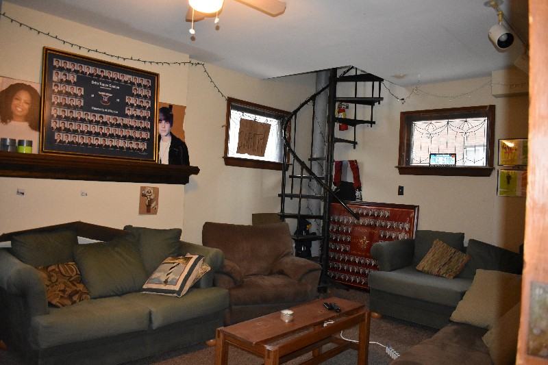 502 Elm St - Photo 4 of 20
