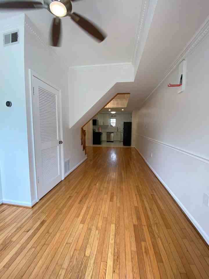 1520 New Jersey Ave Nw - Photo 3 of 12