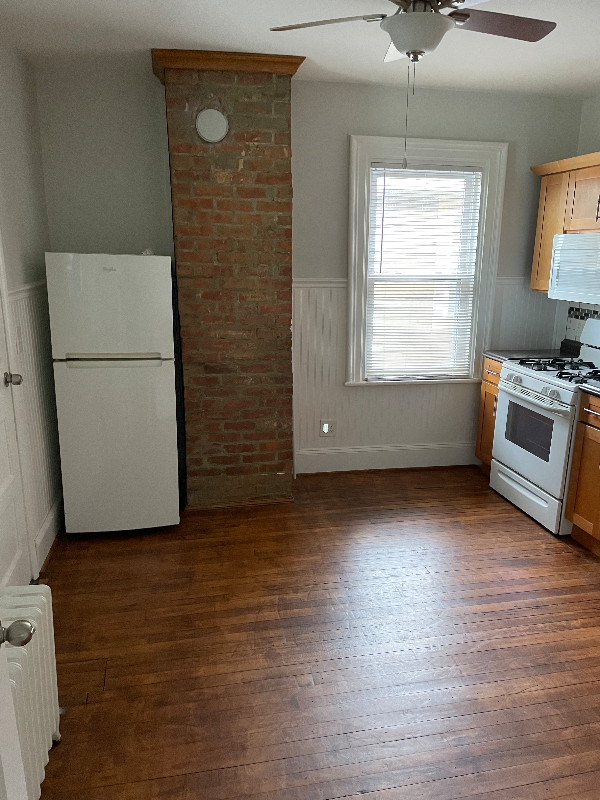788 Columbus Pkwy #7 - Photo 3 of 7