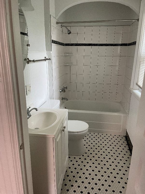 788 Columbus Pkwy #7 - Photo 4 of 7