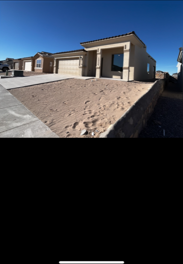 1234 Emerald Isle St - Photo 3 of 17