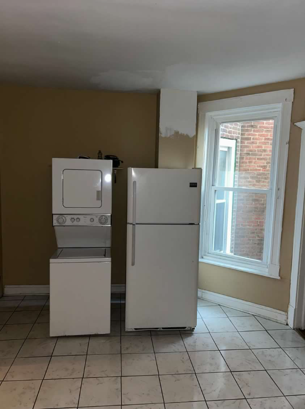 727 W Rockland St #1 - Photo 4 of 12