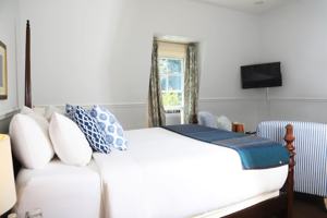 featured image of 41 Elm St #2