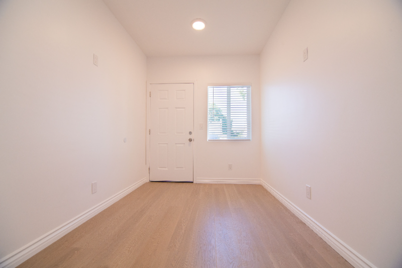 1603 La Golondrina Ave - Photo 7 of 13