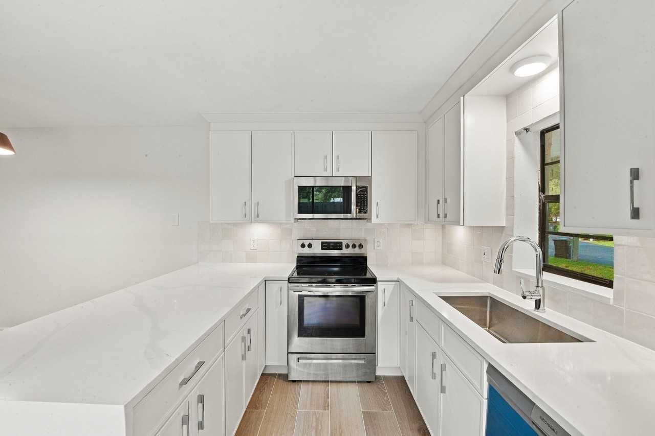 2695 Albatross Rd N - Photo 5 of 26