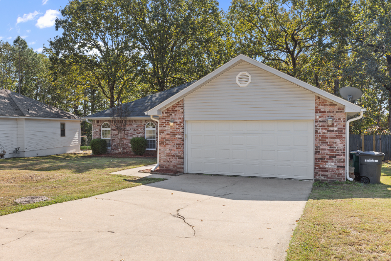 10905 Chestnut Dr - Photo 3 of 20