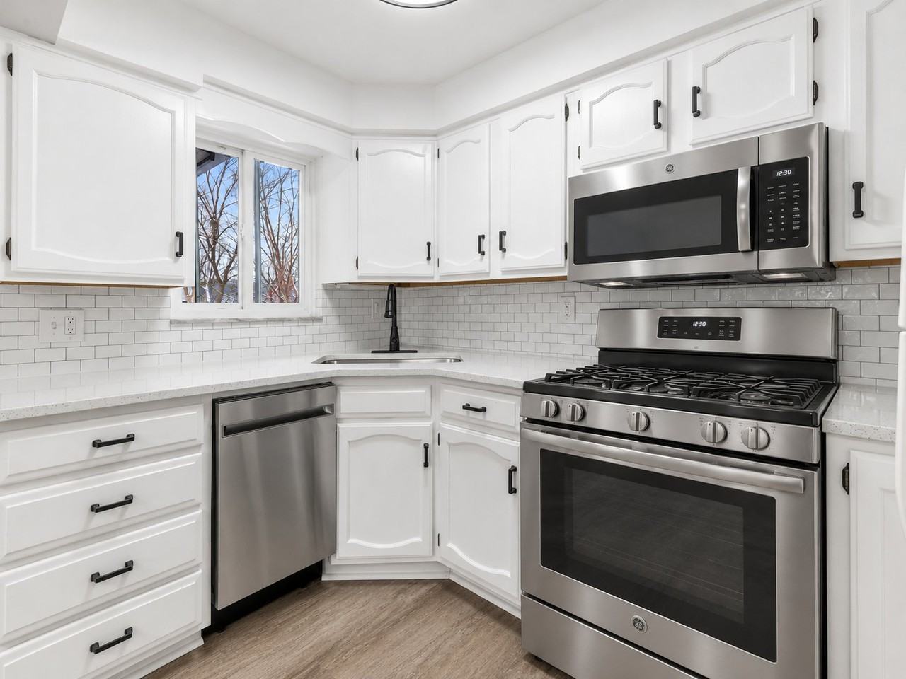 152 W Patty Ln - Photo 7 of 26