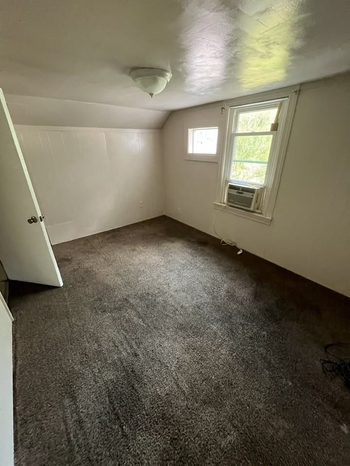 5012 Higgins St #B - Photo 2 of 5