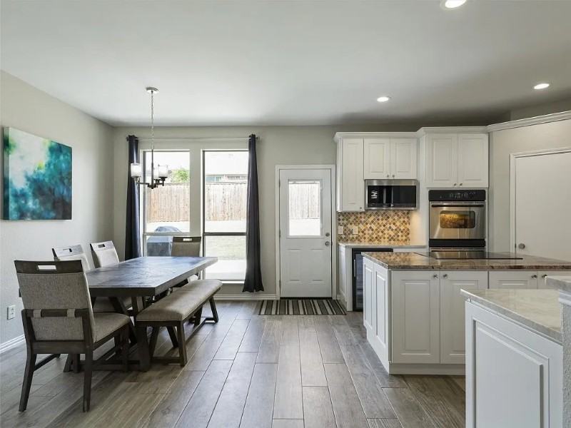 6432 Downeast Dr - Photo 5 of 20