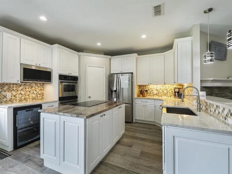 6432 Downeast Dr - Photo 6 of 20