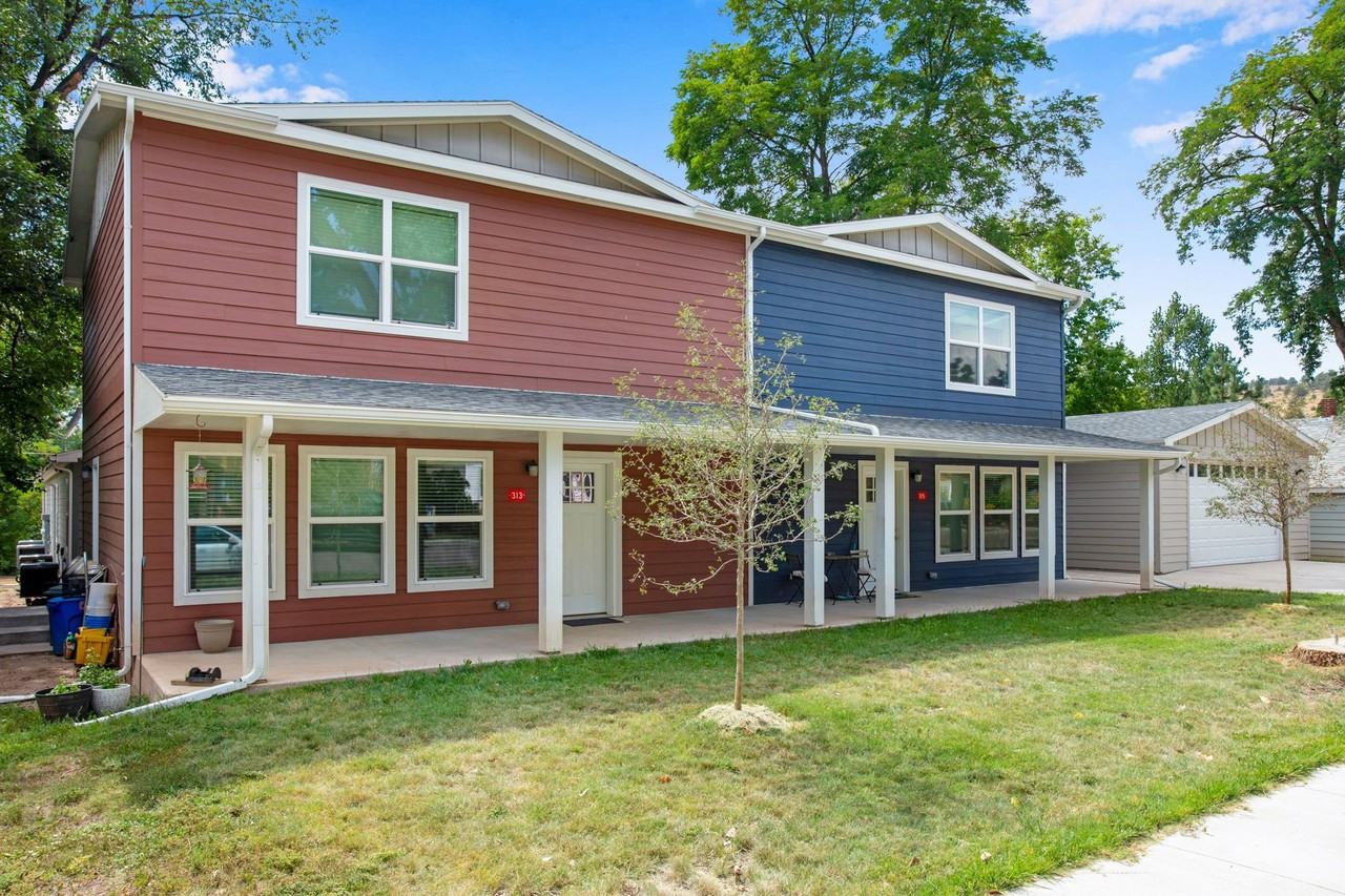 305 Evans St - Photo 5 of 7