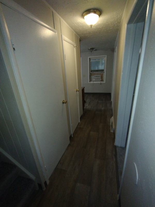 1085 Catskill Dr - Photo 3 of 8