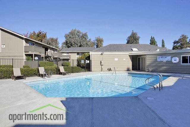 Woodside Court Apartments - Photo 3 of 13