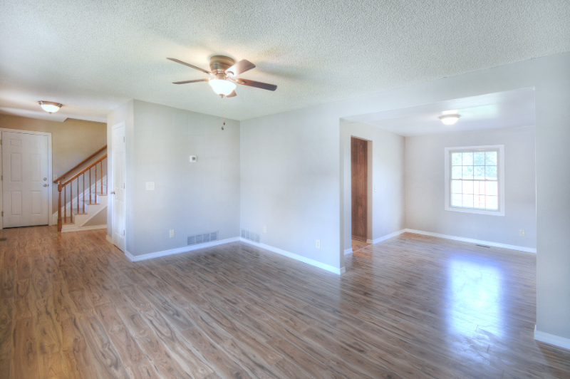 6423 Dillon Cir - Photo 4 of 16