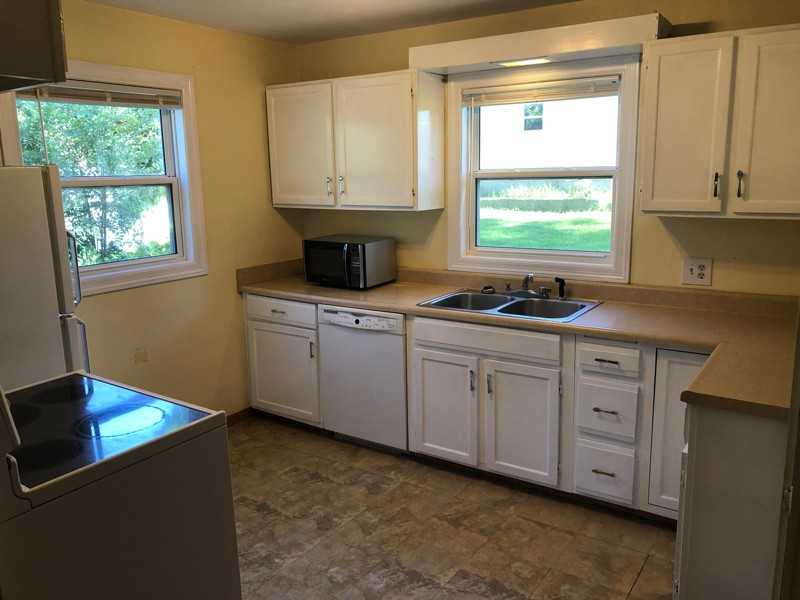 515 W Bancroft Ave - Photo 3 of 9
